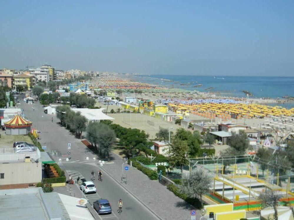 Hotel Euromar ريميني المظهر الخارجي الصورة
